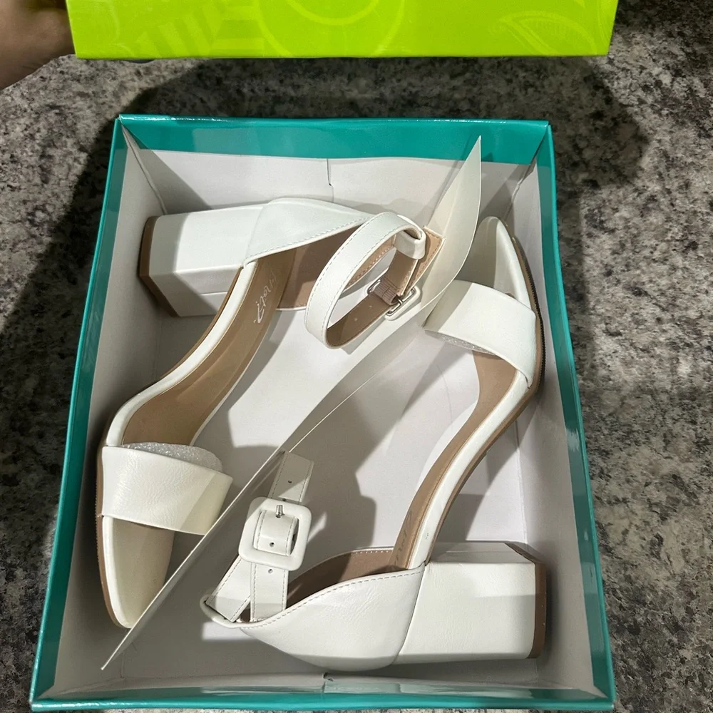 Elegant White Block High Heels Size 6 With 3” Heel Cake